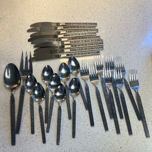 27 Pc. Pre-owned Maria Grande Japan Stainless Steel Flatware W/2 Pc Serving set